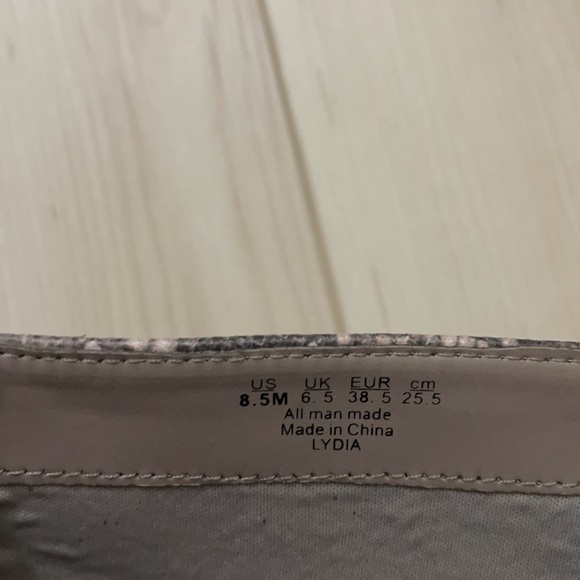 Carlos Santana Snake skin print ankle booties for fall or winter size 8.5 - Picture 7 of 7